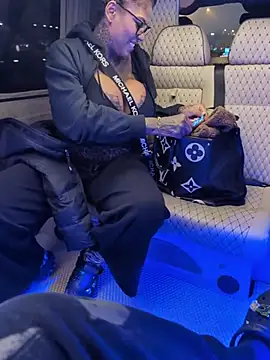 Snapshot of DarkDea chatting on February 8, 2026, 10:46 pm DarkDea online show from February 8, 2026, 10:46 pm