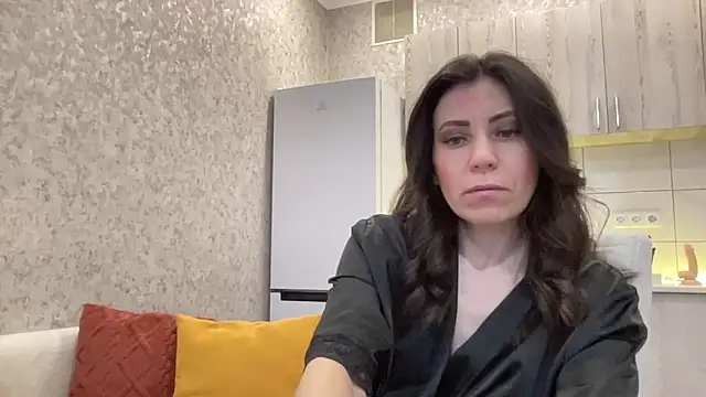 HotyWinter online show from February 27, 2026, 5:07 am