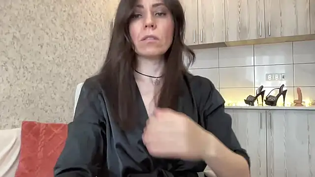 HotyWinter online show from April 4, 2026, 5:27 am