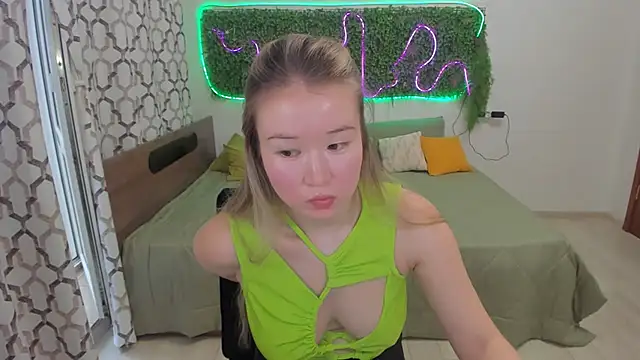 PollyOcean online show from March 14, 2025, 11:12 am