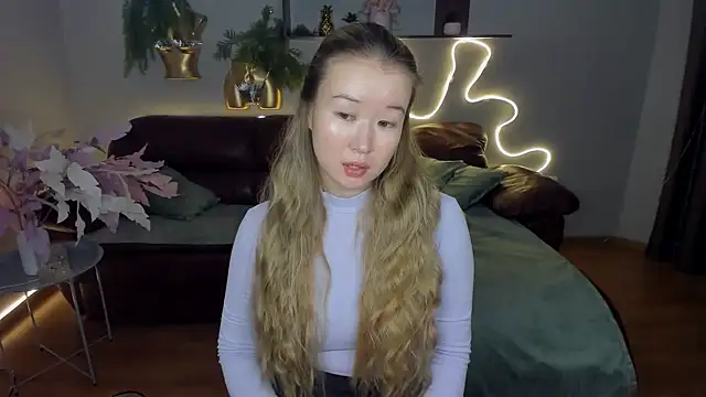 PollyOcean online show from March 19, 2025, 10:44 am