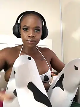 LuciousLips96 online show from February 7, 2025, 7:40 am