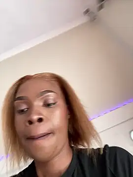 LuciousLips96 online show from June 10, 2026, 9:41 am