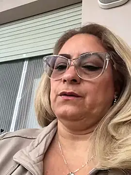 x elena x online show from February 25, 2025, 10:37 am