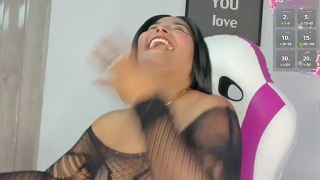 paola ih online show from January 28, 2025, 2:42 pm