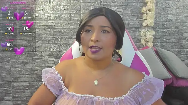 Snapshot of paola_ih chatting on June 3, 2026, 8:47 pm paola ih online show from June 3, 2026, 8:47 pm