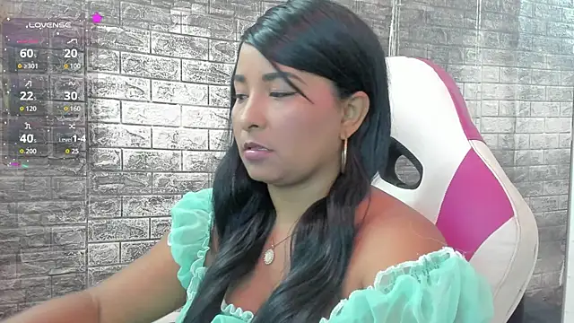 Snapshot of paola_ih chatting on July 8, 2026, 2:21 pm paola ih online show from July 8, 2026, 2:21 pm