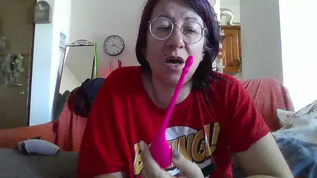 Snapshot of milkarock chatting on April 7, 2026, 9:21 am milkarock online show from April 7, 2026, 9:21 am