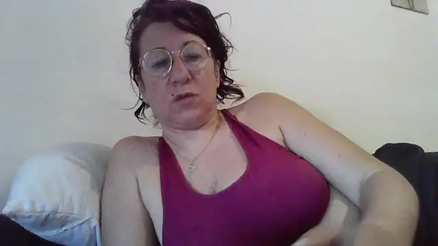 Snapshot of milkarock chatting on May 3, 2026, 10:21 am milkarock online show from May 3, 2026, 10:21 am