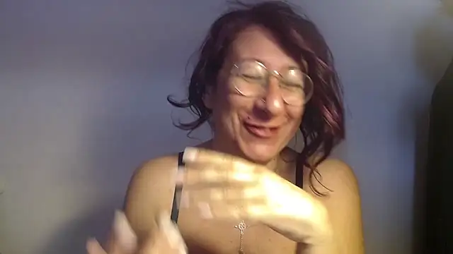 Snapshot of milkarock chatting on May 18, 2026, 8:20 am milkarock online show from May 18, 2026, 8:20 am