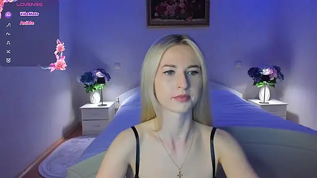 Snapshot of AnnaCarrera chatting on May 17, 2026, 8:49 pm AnnaCarrera online show from May 17, 2026, 8:49 pm