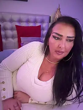 Snapshot of TiffanyRoxx chatting on February 26, 2026, 7:13 pm TiffanyRoxx online show from February 26, 2026, 7:13 pm