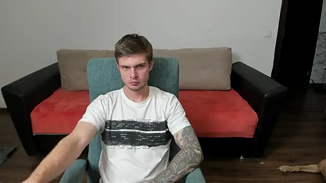 maks wolfis online show from January 3, 2025, 2:30 pm