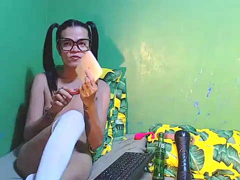 Paula Jordan online show from October 5, 2025, 3:21 pm