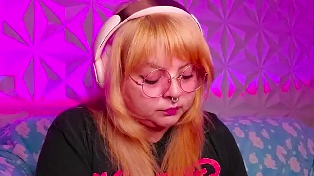 Satyn doll online show from October 9, 2025, 11:36 pm