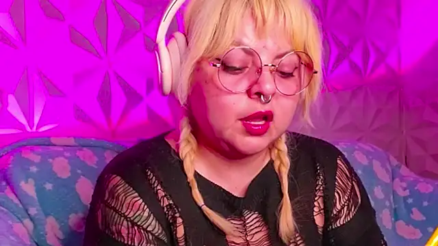 Satyn doll online show from October 17, 2025, 11:07 pm