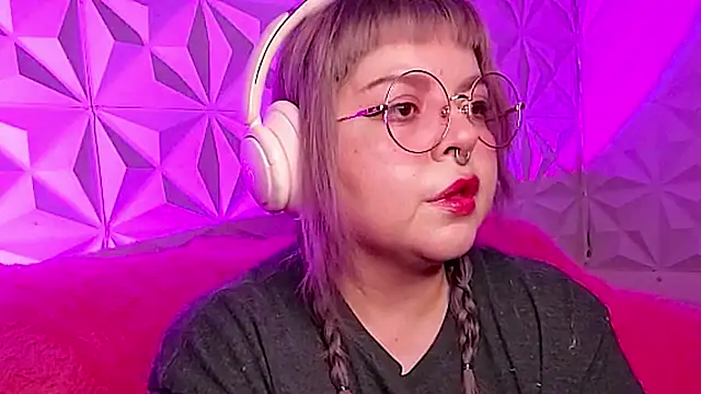 Satyn doll online show from November 2, 2025, 10:12 pm