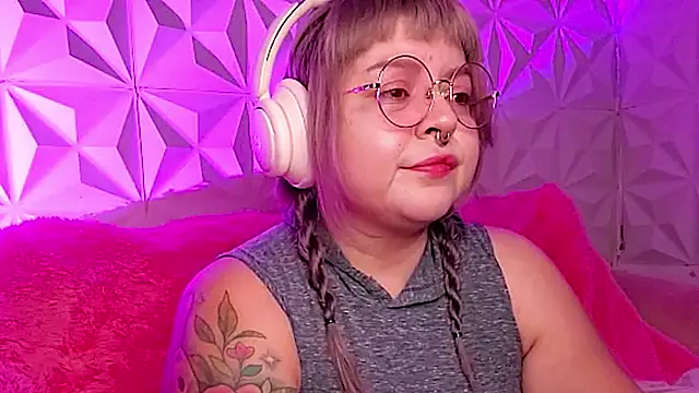 Satyn doll online show from November 9, 2025, 10:08 pm