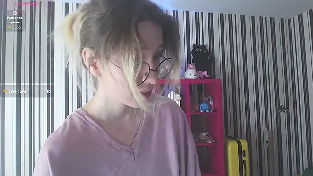 Snapshot of _Hanna_Moon_ chatting on December 27, 2024, 9:17 am Hanna Moon online show from December 27, 2024, 9:17 am