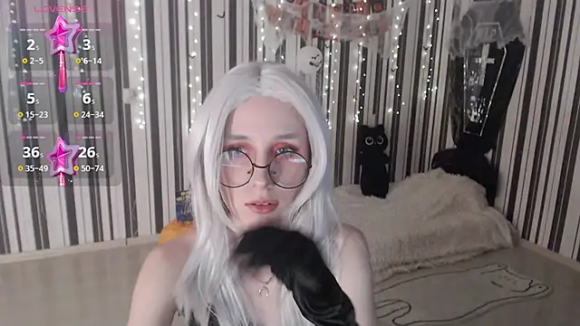 Snapshot of _Hanna_Moon_ chatting on October 31, 2025, 1:12 pm Hanna Moon online show from October 31, 2025, 1:12 pm