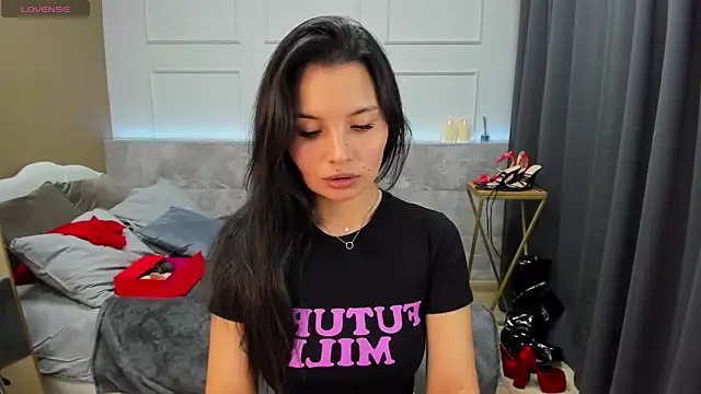 ErikaSoft online show from December 28, 2024, 5:33 am