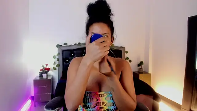 Ellie Alves online show from March 11, 2025, 1:23 pm