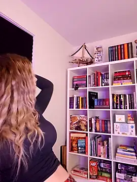 LilyOrion online show from November 4, 2025, 1:16 am