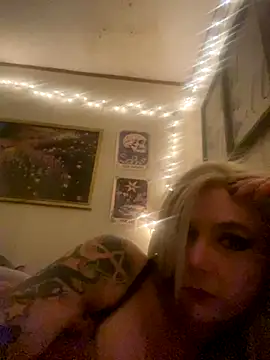 Heavenleigh33 online show from December 3, 2025, 8:45 am