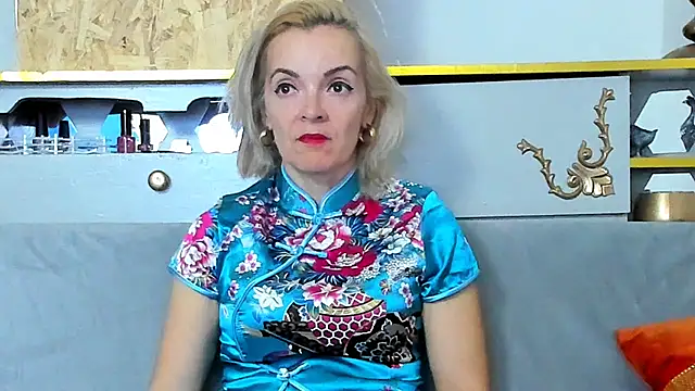 KateConner online show from November 10, 2025, 6:51 pm