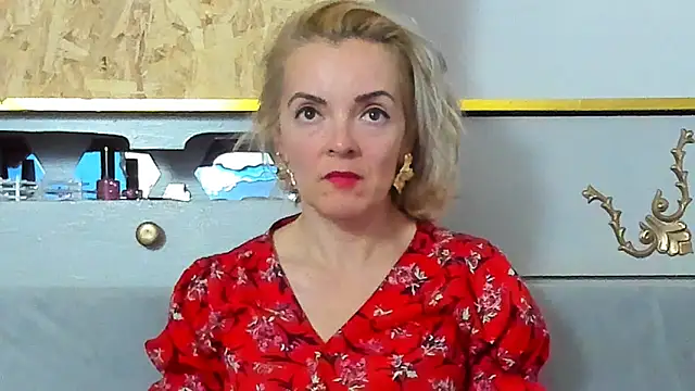 KateConner online show from November 12, 2025, 6:41 pm