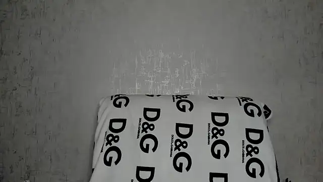 MissGulia online show from September 29, 2025, 9:30 pm