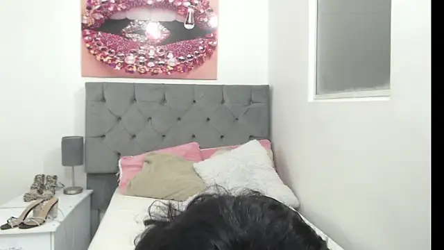 Snapshot of kirajohnson chatting on February 20, 2026, 11:11 am kirajohnson online show from February 20, 2026, 11:11 am