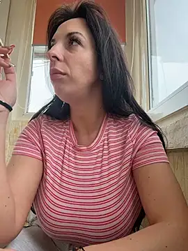 Almmaxxxx online show from April 1, 2026, 6:03 am