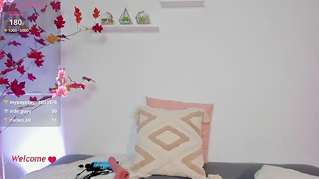 Snapshot of SophieHunt chatting on December 9, 2024, 10:30 pm SophieHunt online show from December 9, 2024, 10:30 pm