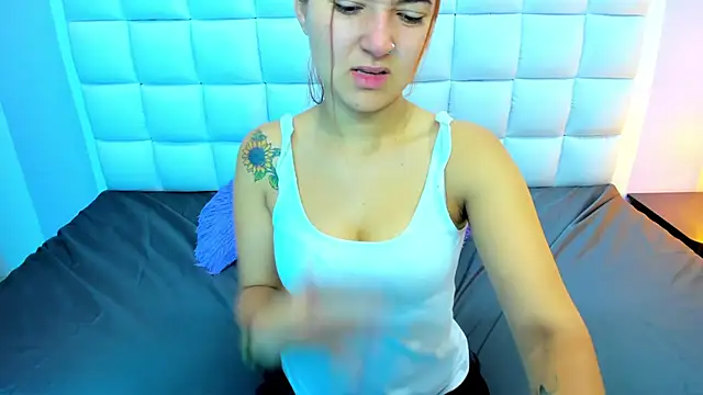 teresasroom  online show from April 18, 2026, 11:36 am