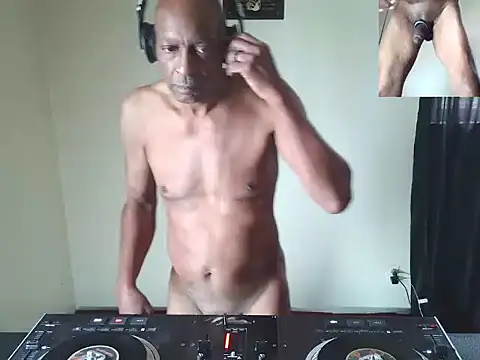 longdick4you8686 online show from June 11, 2026, 2:59 pm