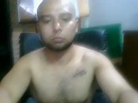 aisaac12 online show from May 7, 2026, 1:11 am