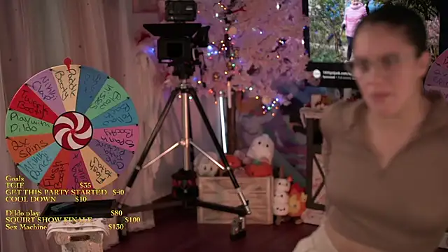 Nikki Torres online show from November 15, 2025, 4:10 am