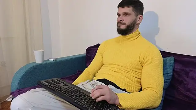 MauroTwin online show from December 18, 2024, 3:55 pm