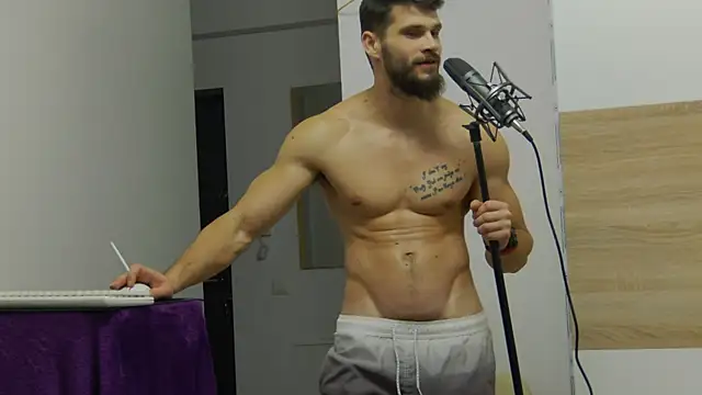 MauroTwin online show from February 9, 2025, 9:06 pm