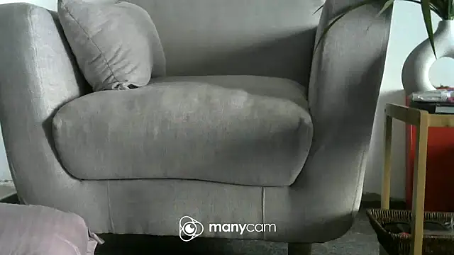 Snapshot of missytrig chatting on February 24, 2025, 2:37 pm missytrig online show from February 24, 2025, 2:37 pm