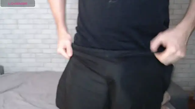 Snapshot of Alexxx_horny chatting on November 28, 2025, 5:04 pm Alexxx horny online show from November 28, 2025, 5:04 pm