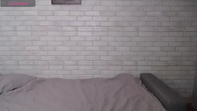 Snapshot of Alexxx_horny chatting on December 1, 2025, 3:44 am Alexxx horny online show from December 1, 2025, 3:44 am