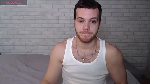 Snapshot of Alexxx_horny chatting on December 2, 2025, 5:46 am Alexxx horny online show from December 2, 2025, 5:46 am