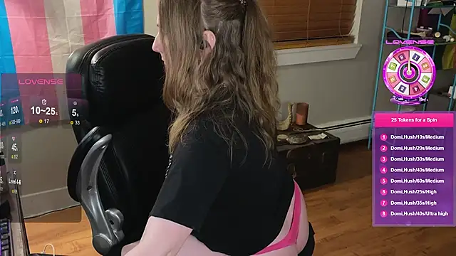 luluvaladon online show from November 21, 2025, 3:38 am