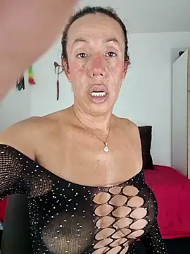 YOURSDEBORA online show from December 18, 2025, 7:31 pm