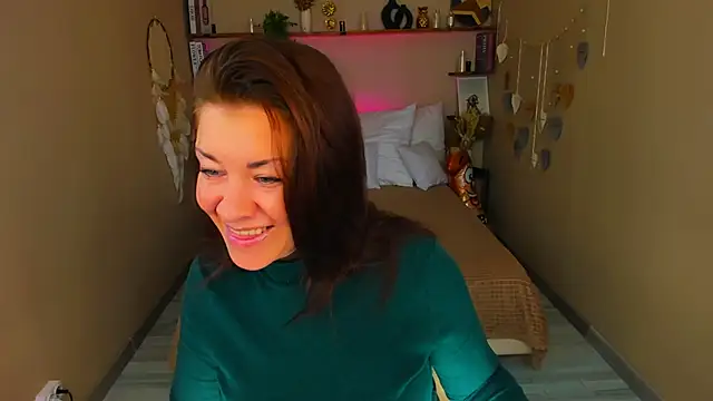 AnaMills online show from October 4, 2025, 10:13 am