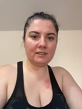 alisiaparril online show from March 18, 2025, 6:57 am