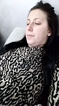 lolyforyou online show from November 18, 2025, 7:13 am