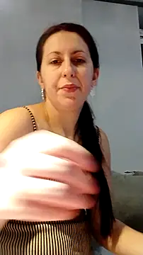 lolyforyou online show from December 15, 2025, 8:18 am